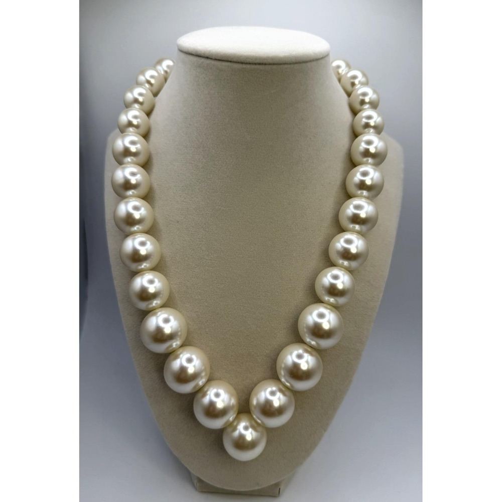 Rare 80s Napier Pearl Statement Necklace V Shape Graduated Collar 18" Runway